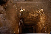 tunnel in Teotihuacan - Mayatzolkin